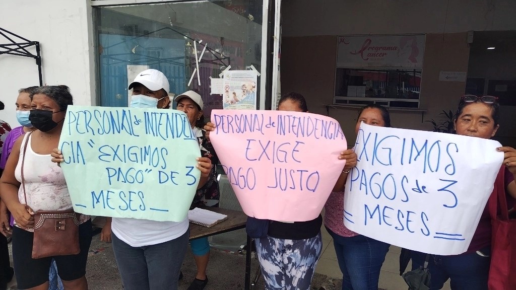 Las trabajadoras mencionaron que acudieron a las oficinas centrales de Salud estatal en Chilpancingo a reclamar su pago.