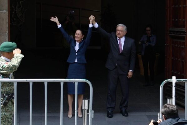 El mandatario Andrés Manuel López Obrador y la virtual presidenta electa, Claudia Sheinbaum, en Palacio Nacional. 