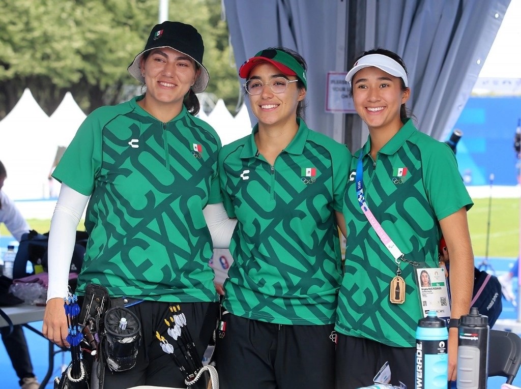 Alejandra Valencia, quien busca su segunda medalla olímpica, Ana Paula Vázquez y Ángela Ruiz se ubicaron en el tercer lugar por equipos en la ronda clasificatoria de tiro con arco y consiguieron el pase directo a los cuartos de final de París 2024.