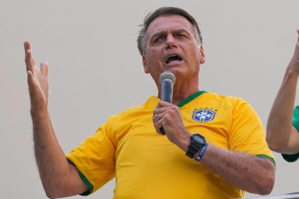 Bolsonaro tiene previsto reunirse con el presidente de Argentina, Javier Milei, este fin de semana en una conferencia conservadora que se celebrará en Balneário Camboriú, en el sur de Brasil.