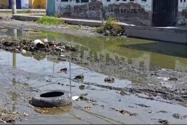 La gobernadora Delfina Gómez explicó que las inundaciones registradas en Nezahualcóyotl, Chimalhuacán y Ecatepec tienen como principal problema la basura.