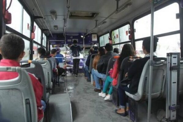 Usuarios provenientes de los municipios de Chalco, Valle de Chalco e Ixtapaluca han denunciado que su trayecto en transporte público se ha vuelto más peligroso durante el último año.