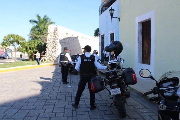 Operativo policiaco en Cancún. 