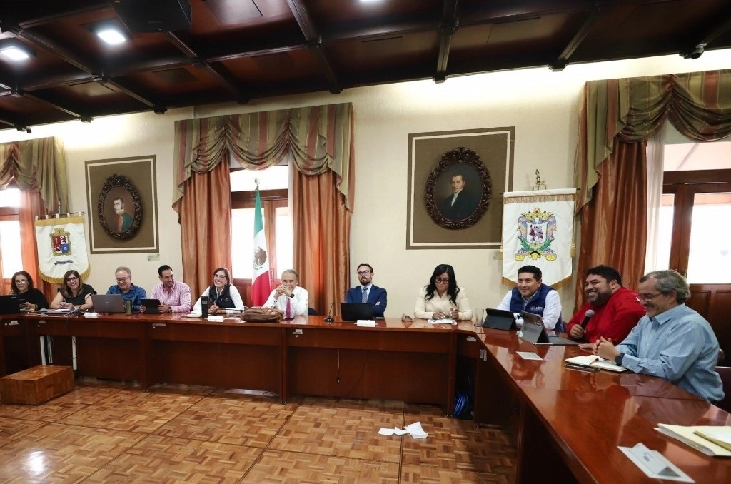 Sesión del Cabildo de León, que encabeza la presidenta Alejandra Gutiérrez Campos.