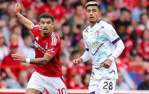 El jugador azteca, Julián Araujo, tuvo sus primeros minutos en el Bournemouth en el partido frente al Nottingham Forest.