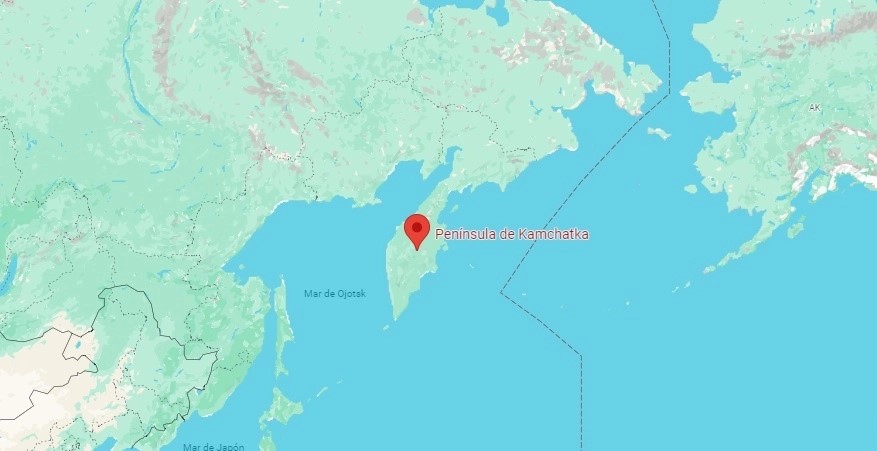 El sismo de magnitud 7 se registró a una profundidad de casi 50 kilómetros en las aguas frente a la península de Kamchatka, en el extremo oriental ruso. 