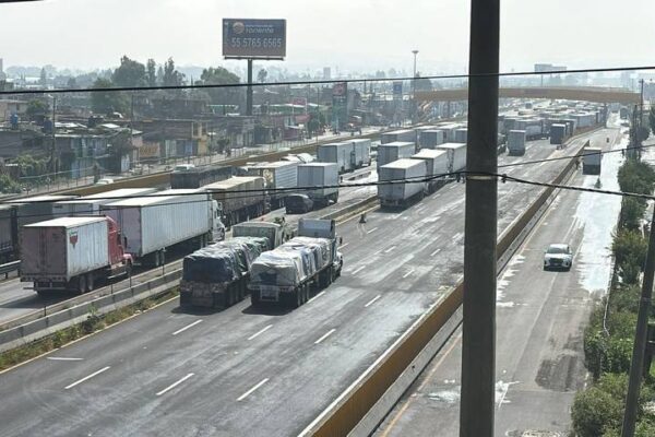 Luego de poco más de 48 horas el bloqueo, pobladores de Santa Rita Tlahuapan decidieron abrir la circulación a fin de evitar más afectaciones.