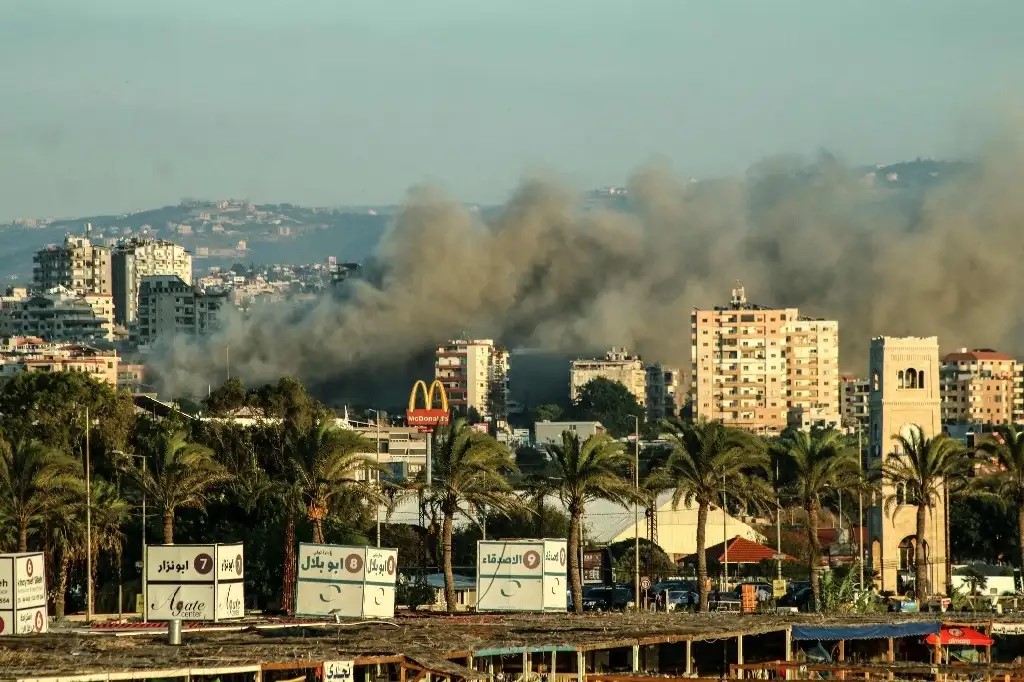 El ejército de Israel mantuvo bombardeos en bastiones de Hezbollah al sur y al este de Líbano, el 25 de septiembre de 2024.