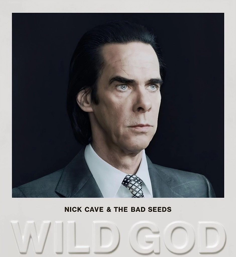 El punk convertido en poeta Nick Cave a menudo describe la música como sagrada. Para él, la interpretación es un acto de comunión con la audiencia. Pero Wild God, su álbum 18 con The Bad Seeds que recién estrenó este 29 de agosto