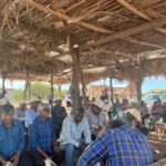 Miembros del pueblo Yaqui en Sonora, durante una asamblea para acordar sus movilizaciones.