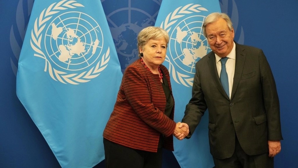 La titular de la SRE y el director general de la ONU, Antonio Guterres, en el contexto del 79 periodo de sesiones de la Asamblea General.