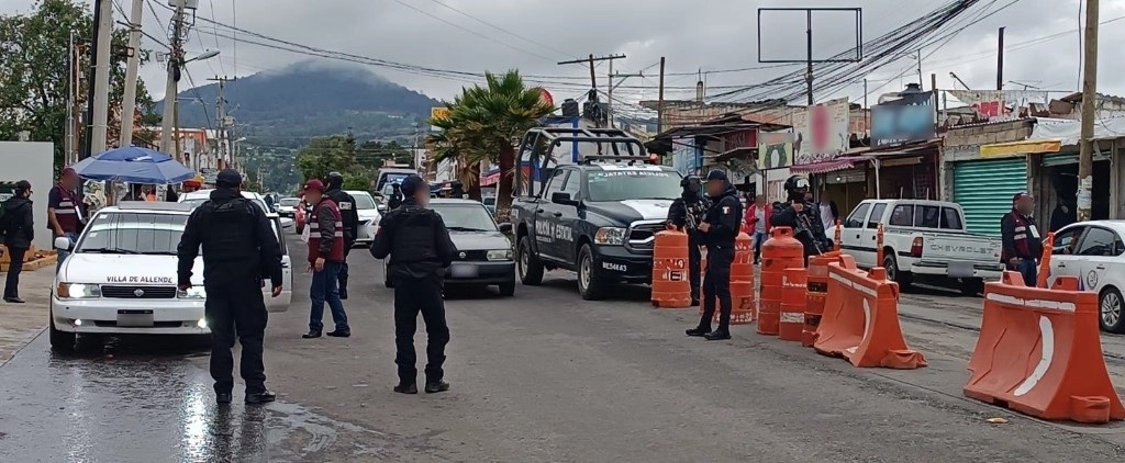 La tarde del miércoles 28 de agosto, elementos de la Policía de Investigación, en conjunto con elementos de la Secretaría de Seguridad y Protección Ciudadana del Gobierno de México (SSPC), a través de la Comisión Nacional Antihomicidio (CONAHO), detuvieron en una plaza comercial en Huixquilucan al probable implicado. para portal.