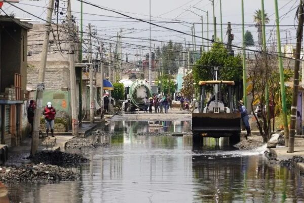 En al menos 20 calles descendió el nivel de inundaciones de aguas negras en Chalco, luego de 33 días. 