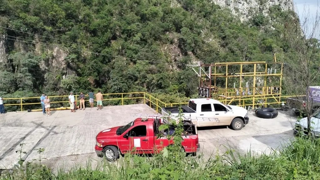 Cae guía de turistas de tirolesa en SLP y muere. 