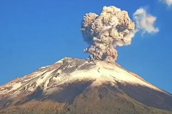 El Semáforo de Alerta Volcánica del Popocatépetl se encuentra en Amarillo Fase 2. 