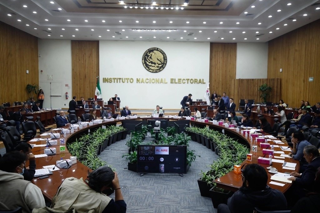 Sala de sesiones del Consejo General del INE en imagen de archivo. 