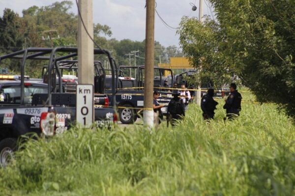 De acuerdo con los primeros reportes del crimen, un grupo armado derribó el portón del anexo para ingresar al inmueble y disparar contra los internos. 