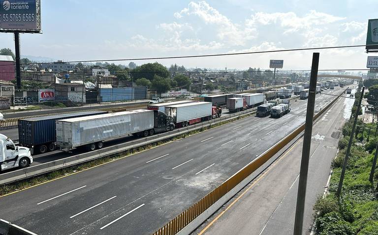 Habitantes de los municipios de la zona oriente señalan que tiene que destinar hasta 4 horas de viaje para llegar a la Ciudad de México; confían en que una vez que concluya el proyecto, la situación cambie.