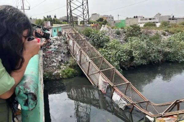 El paso peatonal colapsó el 2 de noviembre de 2023, dejando 15 lesionados. 