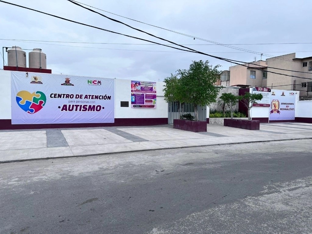 El Centro Municipal de Atención para Personas con Autismo inaugurado en Nezahualcóyotl, es el primero de su tipo en el estado de México.