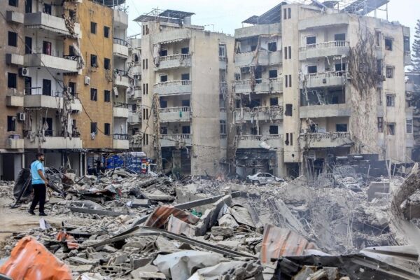 Edificios destruidos tras un ataque aéreo israelí nocturno en el barrio de Kafaat, en los suburbios del sur de Beirut, el 7 de octubre de 2024.