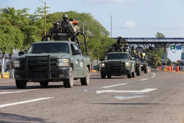 Este grupo se suma a los 200 elementos de la Guardia Nacional que llegaron el sábado y a otro grupo de la Sedena y de las Fuerzas Especiales, además de las unidades blindadas.