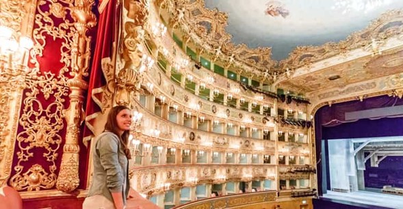 El famoso teatro de ópera La Fenice de Venecia canceló el miércoles su noche de apertura por primera vez en más de 30 años debido a una huelga de su personal, lo que obligó al teatro a rembolsar las entradas a los decepcionados espectadores italianos y extranjeros. 