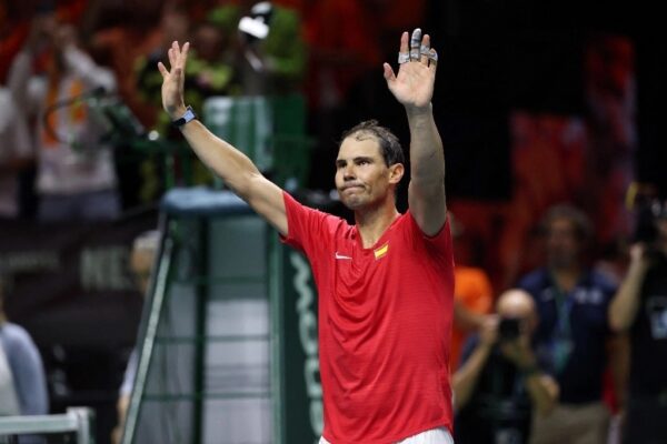 En su último torneo como profesional, el español Rafael Nadal abrió los cuartos de la Copa Davis con una derrota 6-4 y 6-4 ante el neerlandés Botic Van de Zandschulp, en un pabellón Martín Carpena de Málaga volcado con el ídolo local, el 19 de noviembre de 2024.