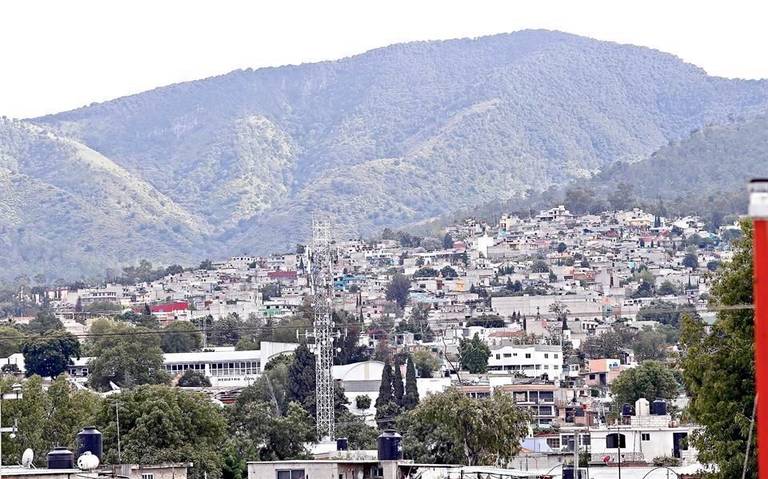 Más de tres millones de habitantes de Tlalnepantla, Tultitlán, Coacalco y Ecatepec y un millón de la alcaldía Gustavo A. Madero de la CDMX ejercen gran presión sobre la reserva ecológica por la construcción de más fraccionamientos.