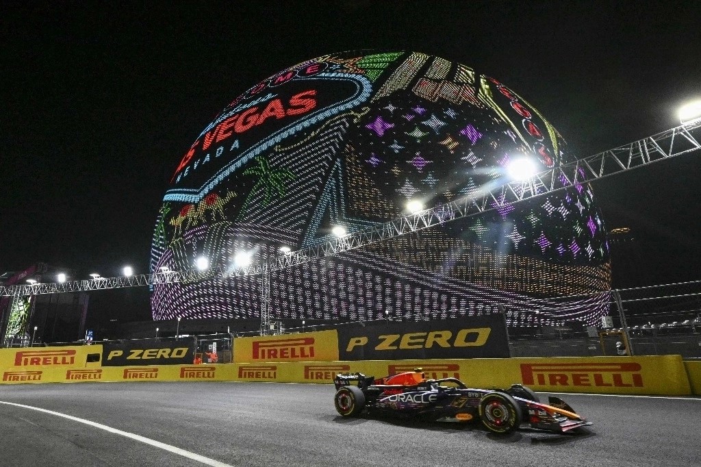 El mexicano Sergio Pérez, de Red Bull, durante el GP de Las Vegas, en imagen del 17 de noviembre de 2023. 