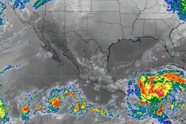 Se esperan lluvias puntuales muy fuertes en Campeche, Chiapas, Quintana Roo, Tabasco y Yucatán, durante esta noche. 