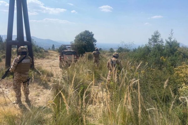 Se mantienen operativos para evitar que 'huachicoleros' continúen perforando los ductos.