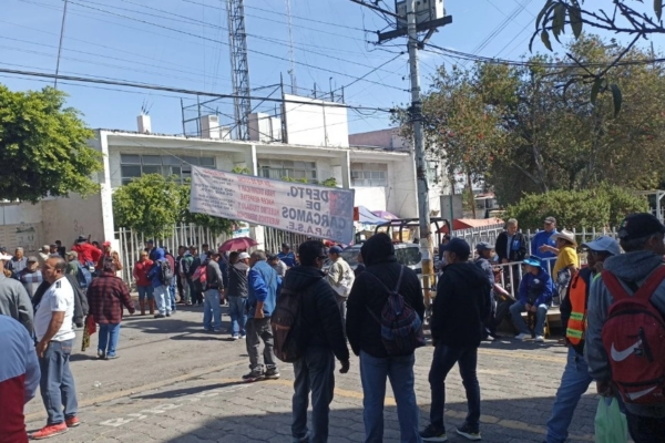 Los sindicalizados exigieron ser atendidos por el titular del organismo, Eli Benjamín Hernández y afirmaron que se mantendrán en paro hasta tener una solución.