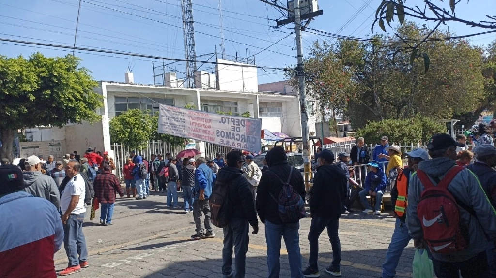 Los sindicalizados exigieron ser atendidos por el titular del organismo, Eli Benjamín Hernández y afirmaron que se mantendrán en paro hasta tener una solución.