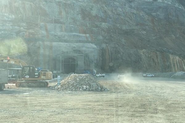 Exterior de la mina de oro y plata Media Luna, ubicada en el municipio de Cocula, Guerrero, y que es explotada por la empresa canadiense Torex Gold.