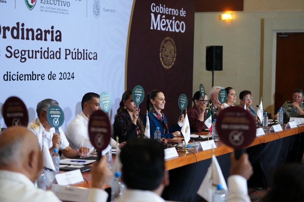 La presidenta Claudia Sheinbaum recibió el respaldo unánime de los gobernadores a la política de paz y a la estrategia de seguridad federal. 