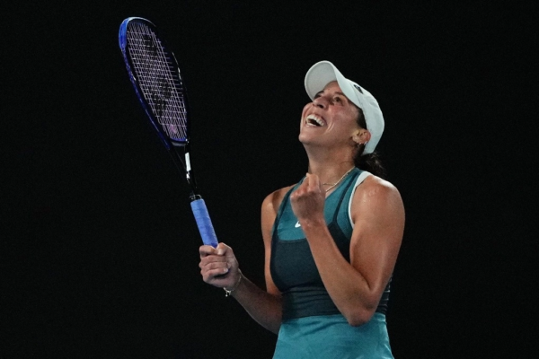 Madison Keys eliminó por 5-7, 6-1, 7-6 (10-8) a Iga Swiatek en una semifinal del Abierto de Australia de alta intensidad y calidad, el 23 de enero de 2025.