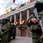 La casa de la vicepresidenta ecuatoriana, Verónica Abad, amaneció ayer rodeada por un cordón militar.