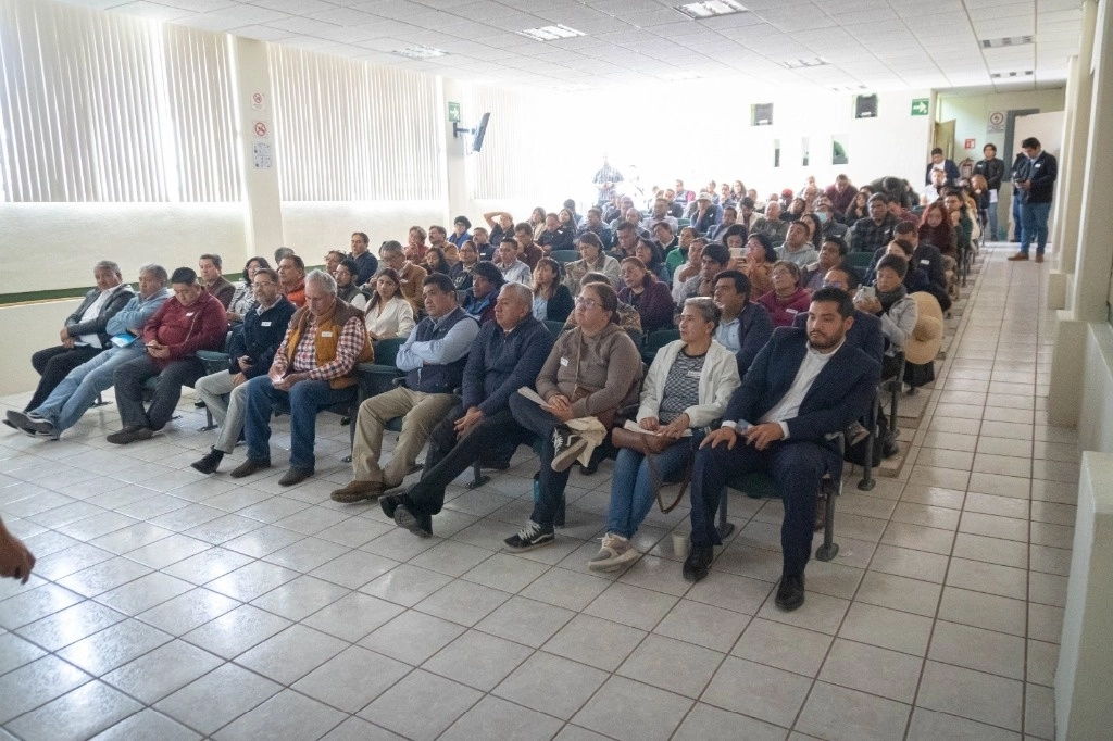 Durante el taller, autoridades de la Secretaría del Agua plantearon que todo comentario y propuesta abona en la construcción del Programa Hídrico mexiquense, y el equipo de seguimiento se encargará de supervisar que estas ideas e inquietudes en materia hídrica sean plasmadas en el instrumento rector.