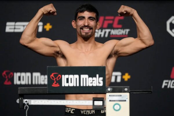 Jesús Aguilar es conocido como el “Peligro” y un referente mexicano en la UFC, pero detrás de su éxito vivió complicaciones; vendió chocolates y marihuana en las calles.