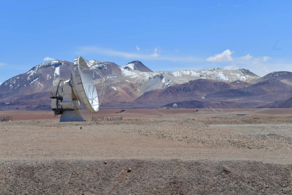 Un total de 40 científicos ganadores del Premio Nacional de Ciencias en Chile redactaron una carta de protesta contra un proyecto de hidrógeno verde que busca instalarse en el desierto de Atacama (norte), que afectaría gravemente la eficacia de los telescopios ubicados en la zona.