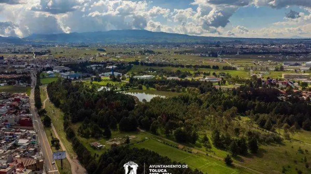 Las autoridades explicaron que el objetivo es agilizar la movilidad entre el Centro Cultural Mexiquense y las diversas instituciones educativas que existen alrededor de la zona.