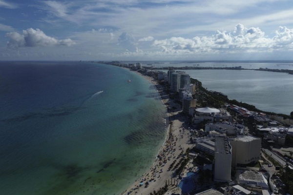 Estima que Cancún tiene más de 200 colonias irregulares a las que resulta difícil suministrar energía eléctrica.