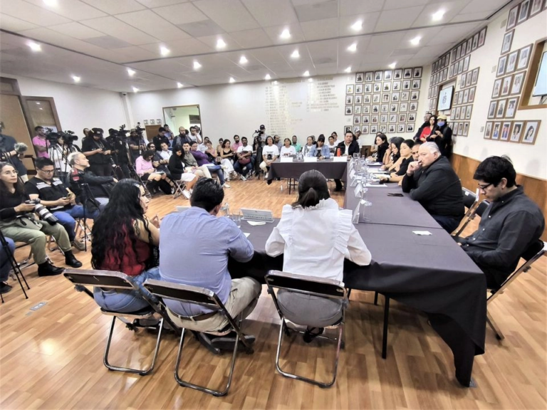 El Congreso del Estado instaló la comisión especial para atender la desaparición de personas. Al evento acudieron algunas madres integrantes de colectivos buscadores.