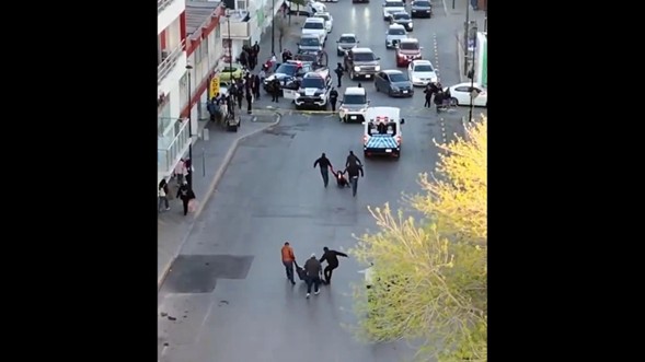 Una de las detenidas sufrió heridas y un desmayo, por lo tuvo que ser trasladada al Hospital Central, las otras dos detenidas fueron llevadas a los separos de la Fiscalía estatal y se les liberó.