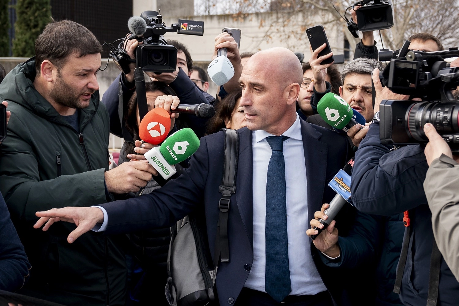 Luis Rubiales, ex presidente de la RFEF, a su salida de la Audiencia Nacional en Madrid, España.