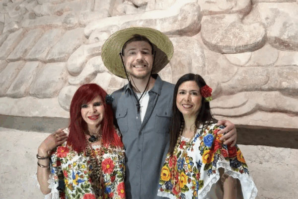 El INAH autorizó a ‘MrBeast’ grabar en Balankanché, Chichén Itzá y Calakmul El Instituto Nacional de Antropología e Historia (INAH) confirmó a La Jornada que otorgó el permiso al empresario y youtuber MrBeast para grabar en las zonas arqueológicas de Calakmul (Campeche)