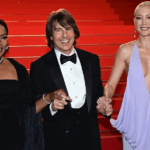 La expectación ante el regreso de Cruise a Cannes era máxima, tres años después de que presentó Top Gun: Maverick con un vistoso sobrevuelo en jet. Durante la actuación se le pudo ver gritar wow y bravo a la banda.