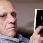 El centenario natal del escritor brasileño Rubem Fonseca, exponente del realismo sórdido y premio Camões, fallecido en 2020, se cumplirá el 11 de mayo, por lo que en Brasil serán publicados dos de sus cuentos inéditos en una edición de sus relatos completos.