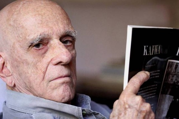 El centenario natal del escritor brasileño Rubem Fonseca, exponente del realismo sórdido y premio Camões, fallecido en 2020, se cumplirá el 11 de mayo, por lo que en Brasil serán publicados dos de sus cuentos inéditos en una edición de sus relatos completos.